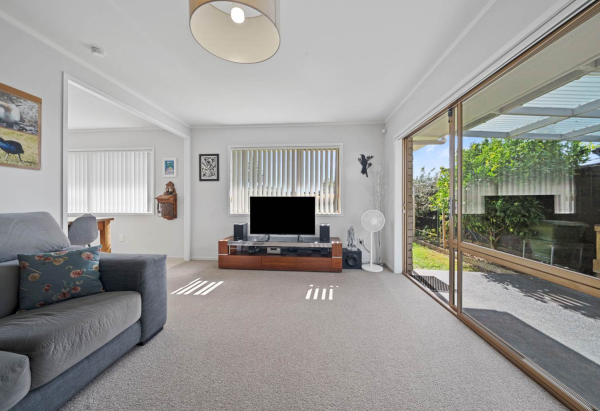 Brick and tile 2 beds 1 bath home with garage, 0.5 km to Papatoetoe Central School, 8/42 Wintere Road, Papatoetoe, Auckland