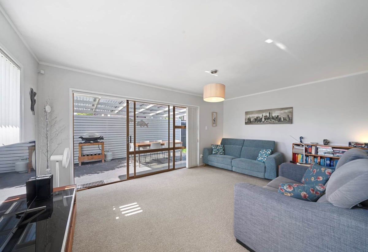 Brick and tile 2 beds 1 bath home with garage, 0.5 km to Papatoetoe Central School, 8/42 Wintere Road, Papatoetoe, Auckland