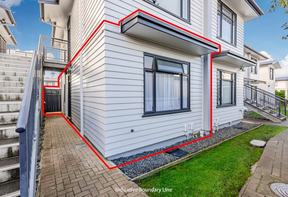 Walks to Botany Downs Secondary College and Botany Downs shopping centre, Renovated 1 bed 1 bath Ground-floor unit with private garden and single garage, Access to swimming pool, tennis court & gym, 135/2 Armoy Drive, East Tamaki, Auckland