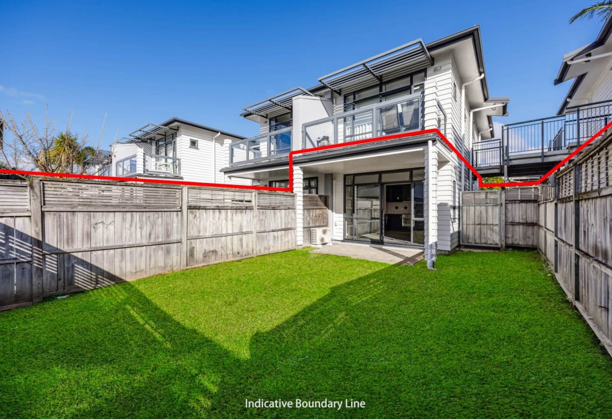 Walks to Botany Downs Secondary College and Botany Downs shopping centre, Renovated 1 bed 1 bath Ground-floor unit with private garden and single garage, Access to swimming pool, tennis court & gym, 135/2 Armoy Drive, East Tamaki, Auckland