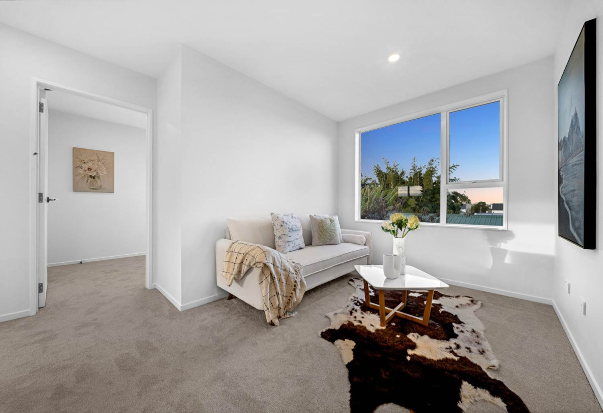 10-year Stamford building warranty, Backing directly onto Henderson Intermediate, 215m2 Brandnew standalone 5 beds (2 ensuites) 3.5 baths home with double garage, 1 ensuite ground floor, Lot 3/18 Glen Norman Avenue, Henderson, Auckland