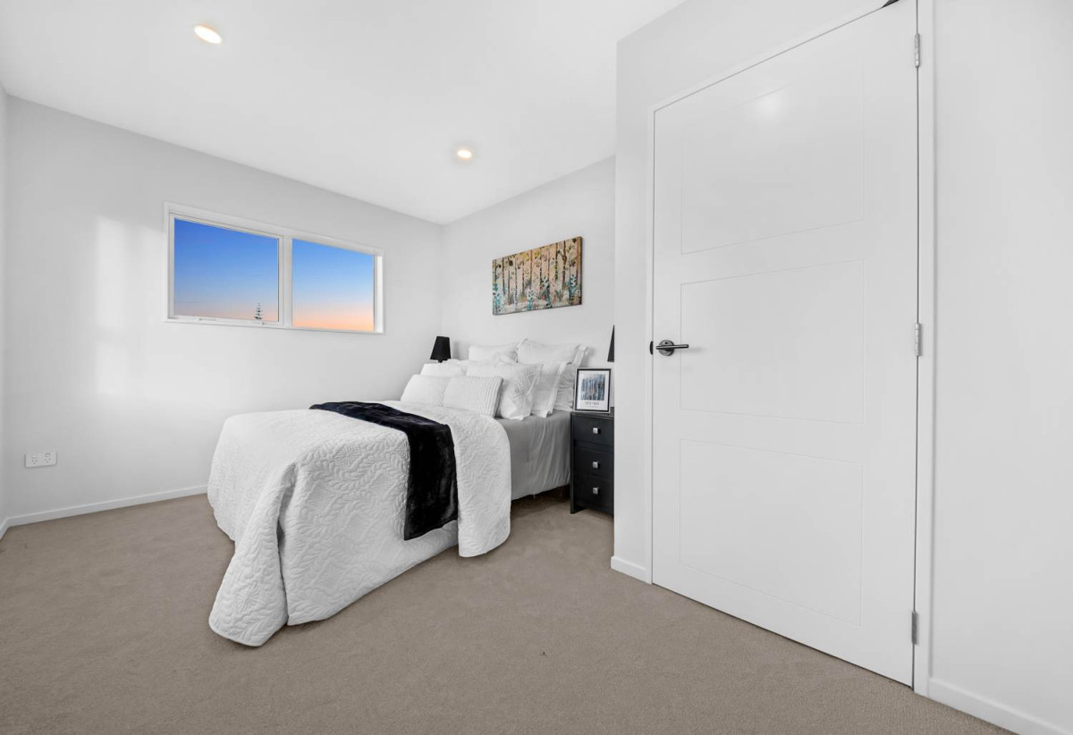 10-year Stamford building warranty, Backing directly onto Henderson Intermediate, 215m2 Brandnew standalone 5 beds (2 ensuites) 3.5 baths home with double garage, 1 ensuite ground floor, Lot 3/18 Glen Norman Avenue, Henderson, Auckland