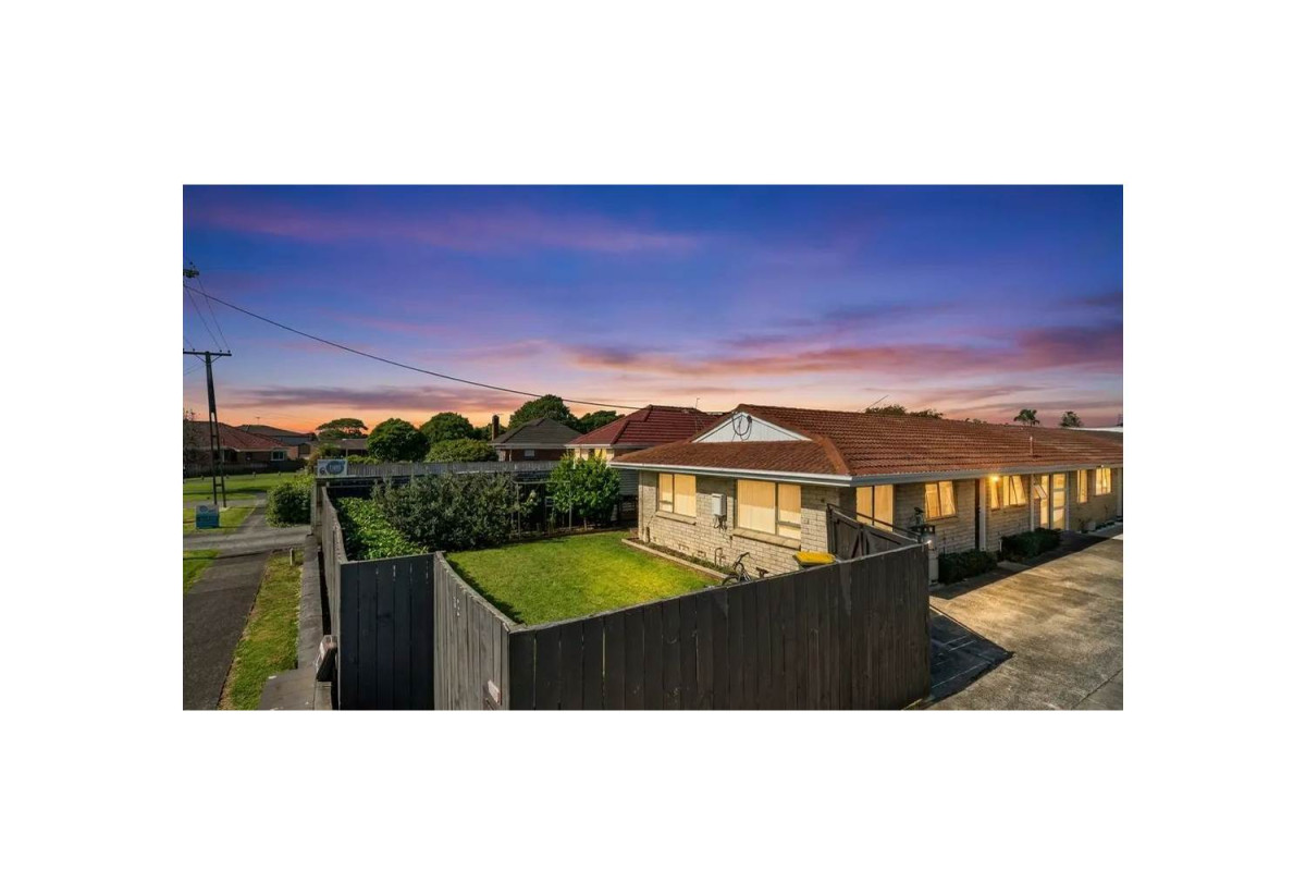 Brick and tile 2 beds 1 bath home with garage, 0.5 km to Papatoetoe Central School, 8/42 Wintere Road, Papatoetoe, Auckland