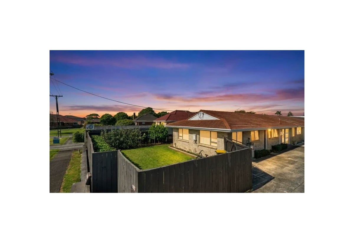 Brick and tile 2 beds 1 bath home with garage, 0.5 km to Papatoetoe Central School, 8/42 Wintere Road, Papatoetoe, Auckland