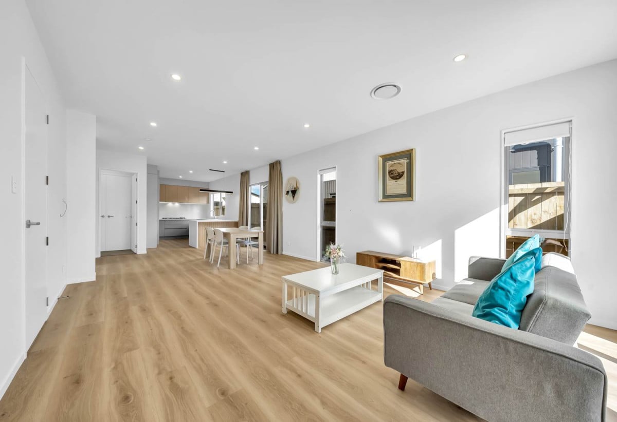 Brandnew 5 beds (2 ensuites) 3.5 baths house with garage, 1 ensuite with its own entry on ground floor, 13 Tebaga Gap Road, Hingaia, Auckland