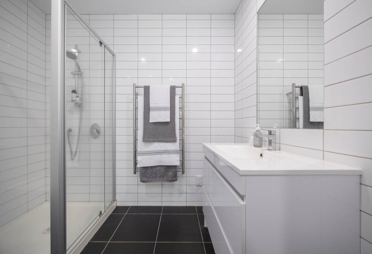 Double Grammar school zone, 120m2 Freehold 3 beds 2 baths apartment, 2 car parks + storage locker, Spacious loggia-style balcony, zoned for Auckland Grammar and Epsom Girls’ Grammar School, 308/10 Fox Street, Parnell, Auckland
