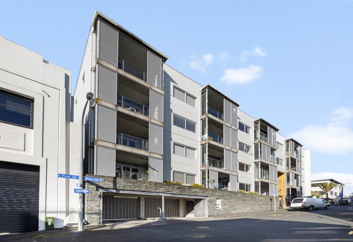 Double Grammar school zone, 120m2 Freehold 3 beds 2 baths apartment, 2 car parks + storage locker, Spacious loggia-style balcony, zoned for Auckland Grammar and Epsom Girls’ Grammar School, 308/10 Fox Street, Parnell, Auckland