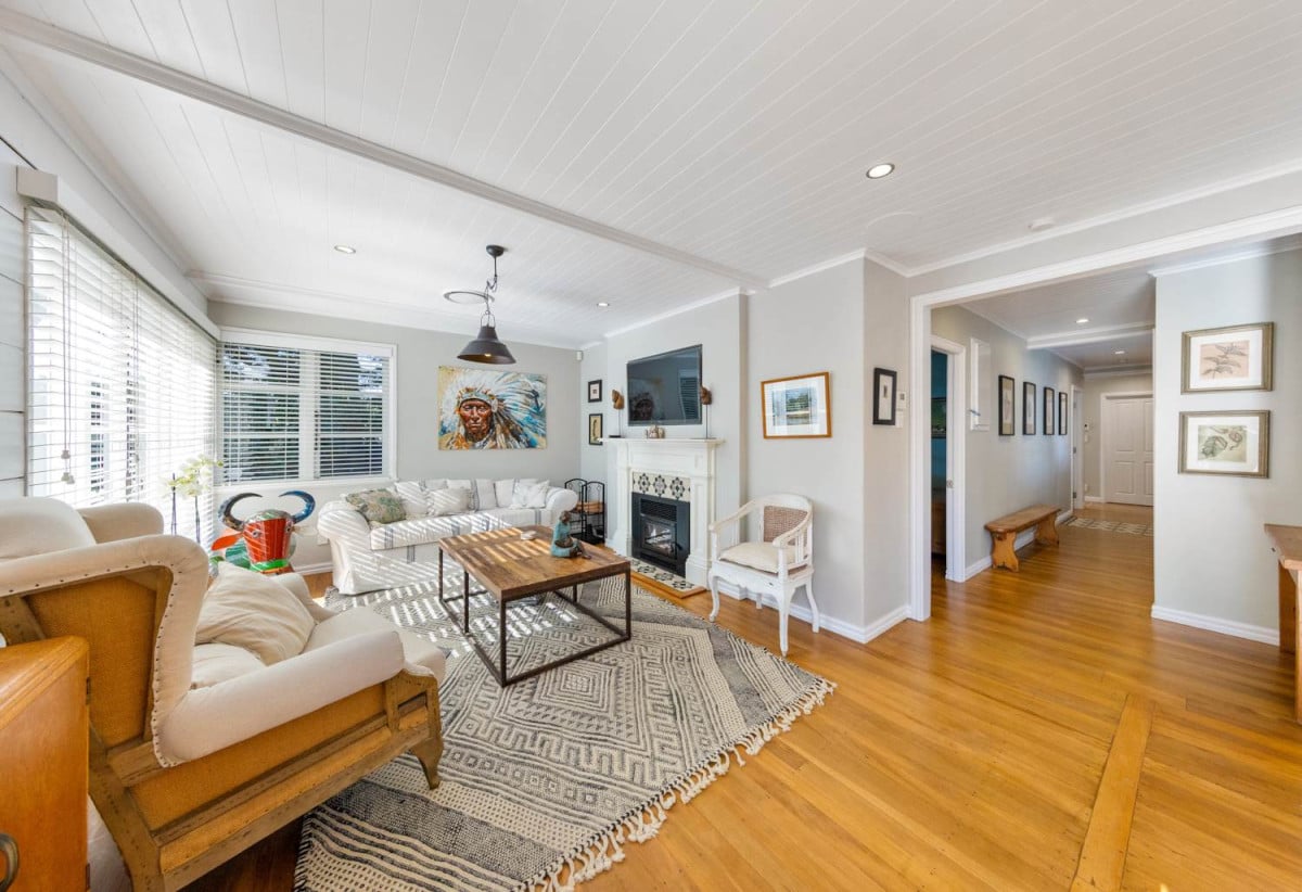 685m2 section, 170m2 Renovated 3 beds (1 ensuite) 2 baths house with double garage, Built-in pizza oven & wine fridge, Central heating, new long run roof, COC for new electrical wiring & new CCC for the professionally completed extension, Fully fenced and gated, 11 Alamein Road, Panmure, Auckland
