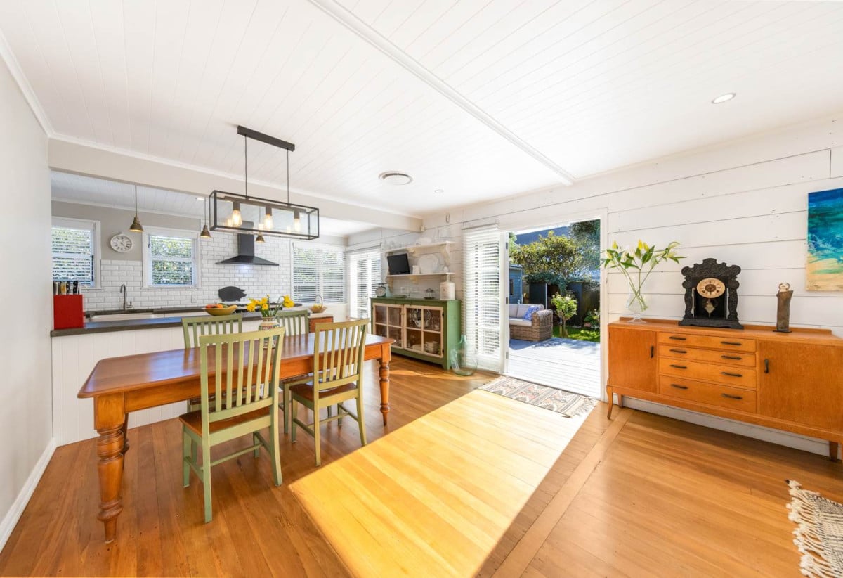 685m2 section, 170m2 Renovated 3 beds (1 ensuite) 2 baths house with double garage, Built-in pizza oven & wine fridge, Central heating, new long run roof, COC for new electrical wiring & new CCC for the professionally completed extension, Fully fenced and gated, 11 Alamein Road, Panmure, Auckland