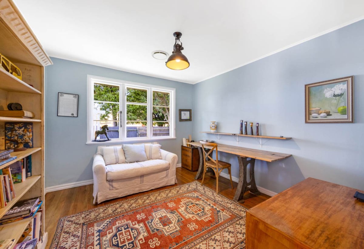 685m2 section, 170m2 Renovated 3 beds (1 ensuite) 2 baths house with double garage, Built-in pizza oven & wine fridge, Central heating, new long run roof, COC for new electrical wiring & new CCC for the professionally completed extension, Fully fenced and gated, 11 Alamein Road, Panmure, Auckland