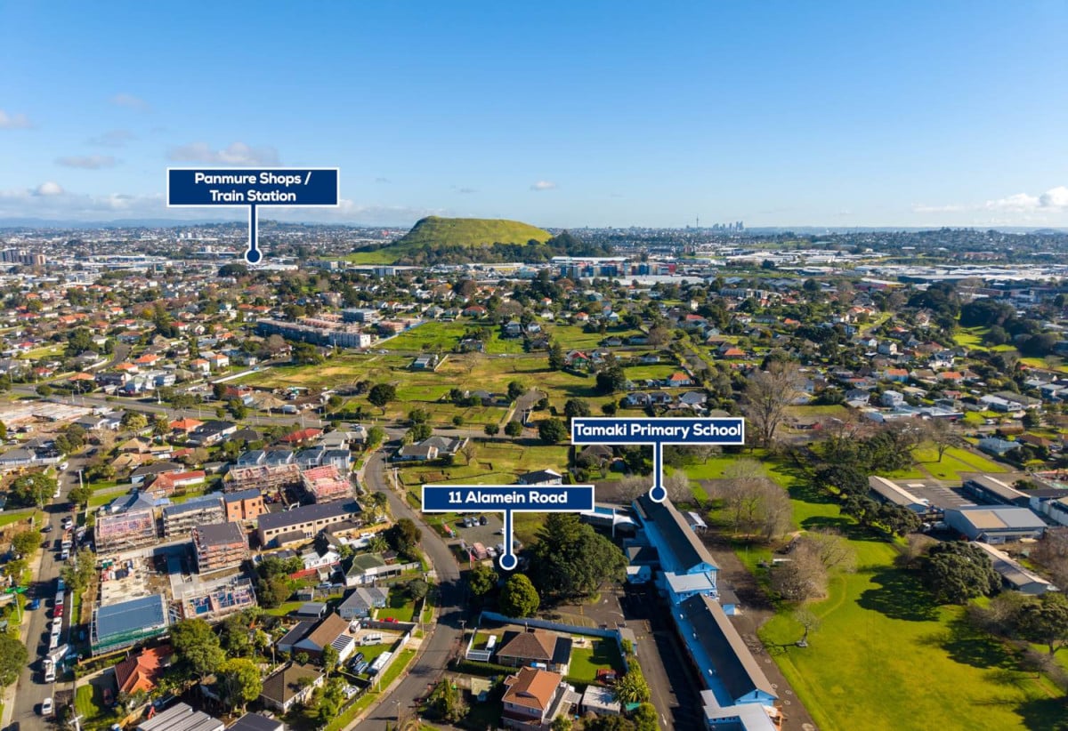 685m2 section, 170m2 Renovated 3 beds (1 ensuite) 2 baths house with double garage, Built-in pizza oven & wine fridge, Central heating, new long run roof, COC for new electrical wiring & new CCC for the professionally completed extension, Fully fenced and gated, 11 Alamein Road, Panmure, Auckland