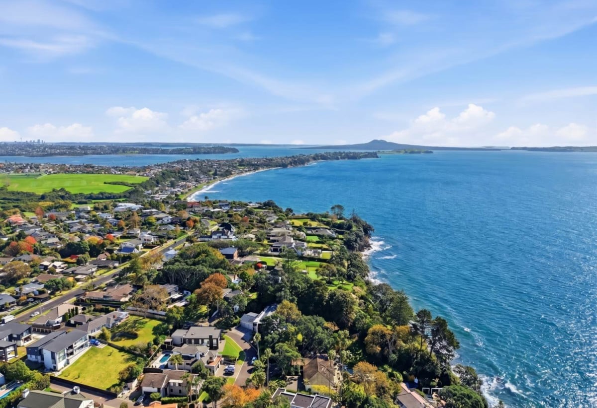 Walks to Macleans College, Freehold sections, Lots 5–9 command breathtaking 180-degree panoramic sea views, Each homesite has been designed to accommodate homes of approximately 400m², Lots 5-9/215 Bleakhouse Road, Mellons Bay, Auckland