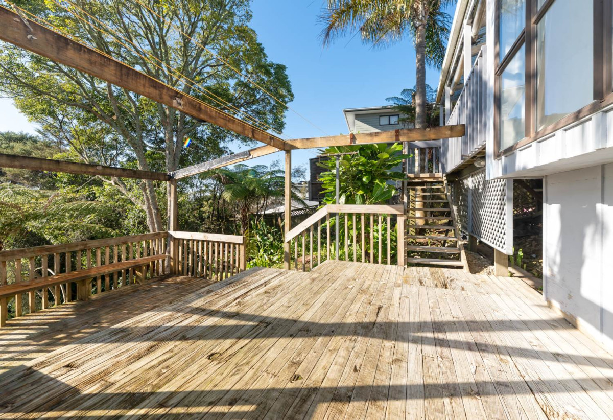 928m2 section, 3 beds + study 2 baths house with carport, 949 East Coast Road, Torbay, Auckland