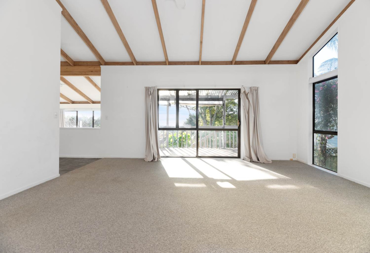 928m2 section, 3 beds + study 2 baths house with carport, 949 East Coast Road, Torbay, Auckland