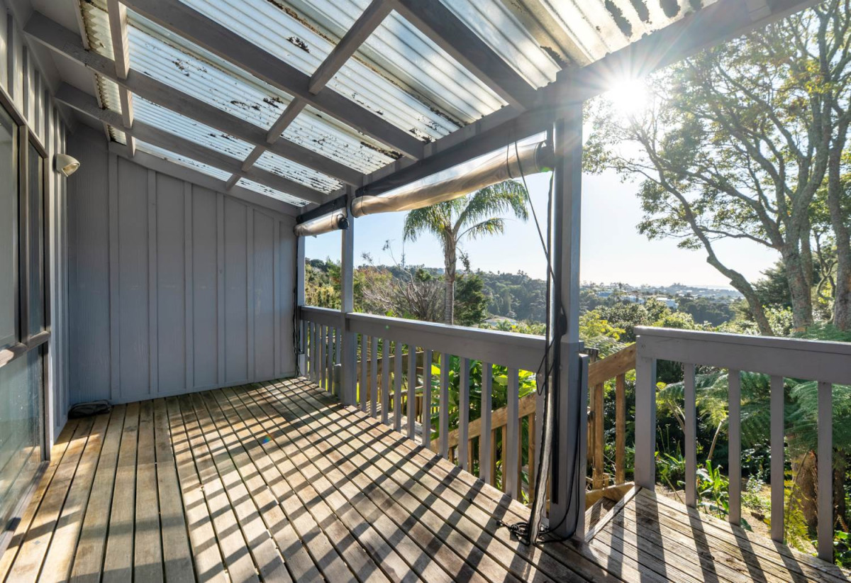 928m2 section, 3 beds + study 2 baths house with carport, 949 East Coast Road, Torbay, Auckland