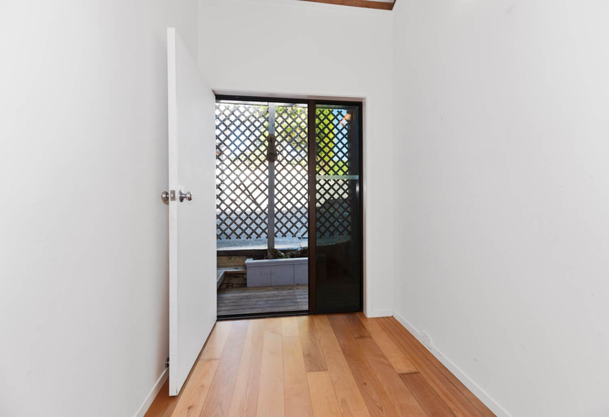 928m2 section, 3 beds + study 2 baths house with carport, 949 East Coast Road, Torbay, Auckland