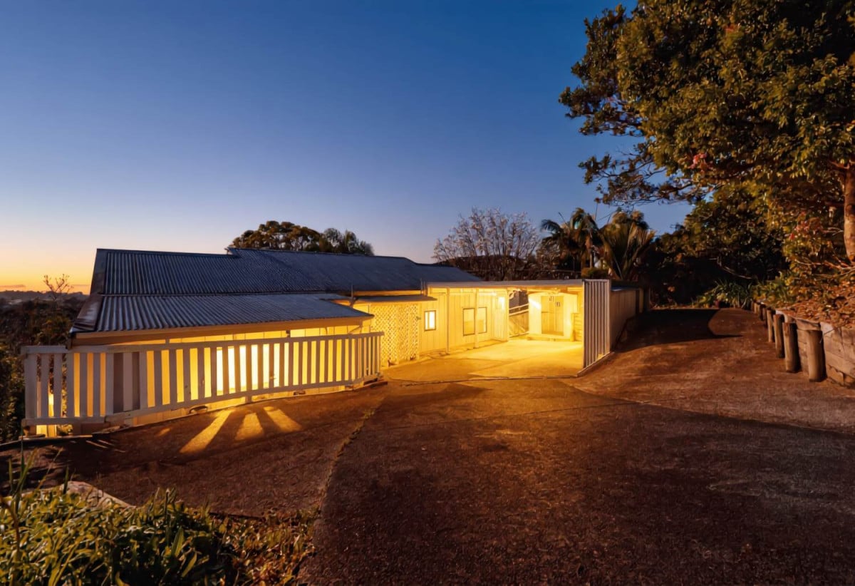 928m2 section, 3 beds + study 2 baths house with carport, 949 East Coast Road, Torbay, Auckland