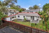 Urgent Sale, Vendor has relocated to Australia, Standalone 3 beds 1 bath house with carport, 2/39 Bayview Road, Bayview, Auckland