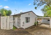 Urgent Sale, Vendor has relocated to Australia, Standalone 3 beds 1 bath house with carport, 2/39 Bayview Road, Bayview, Auckland