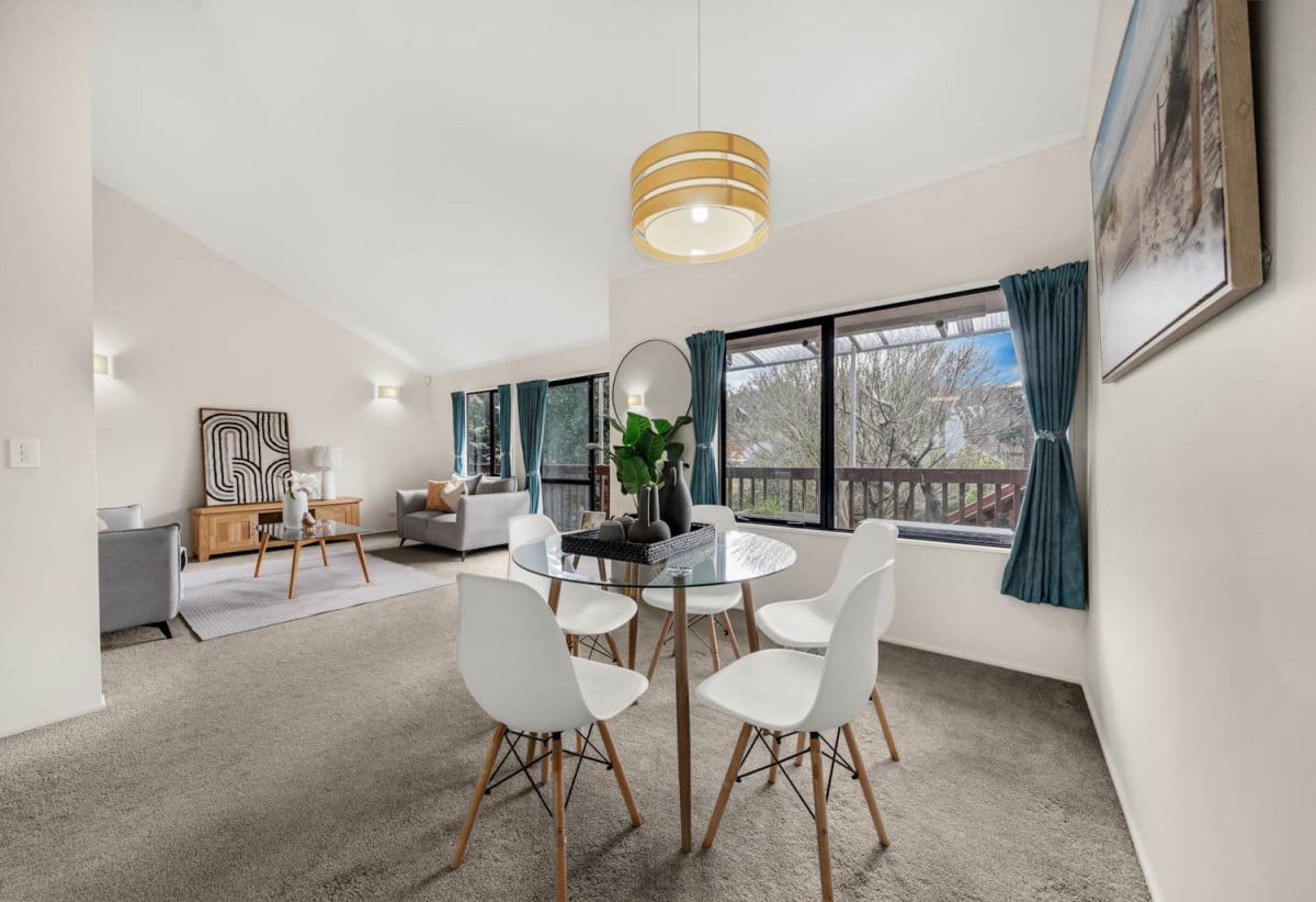 Once over 10 years, Standalone 2 beds 1.5 baths house with carport, 64B Frederick Street, Hillsborough, Auckland