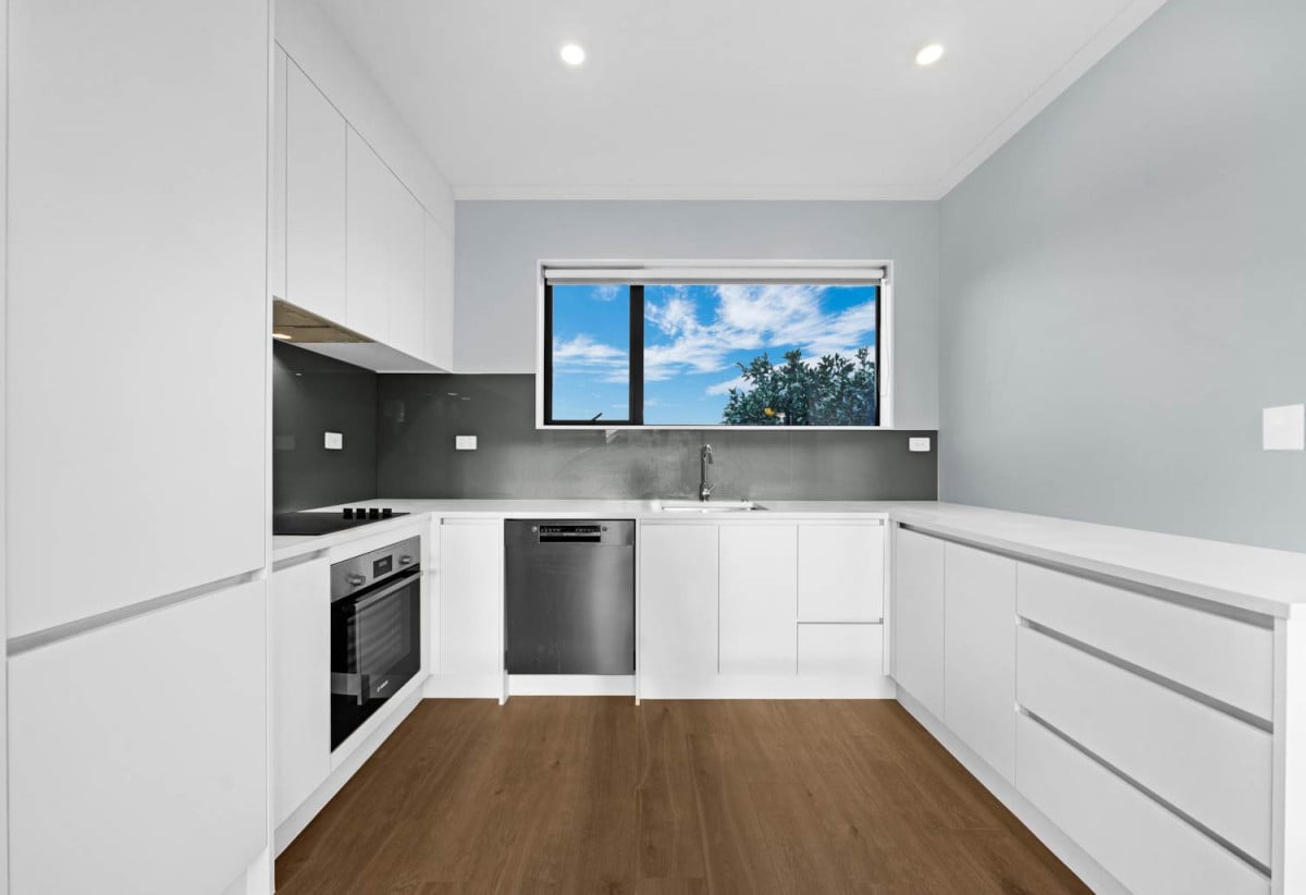 Walk to Macleans & BBI, Standalone 4 beds 4 baths home with double garage, Lot 3/185 Bucklands Beach Road, Bucklands Beach, Auckland