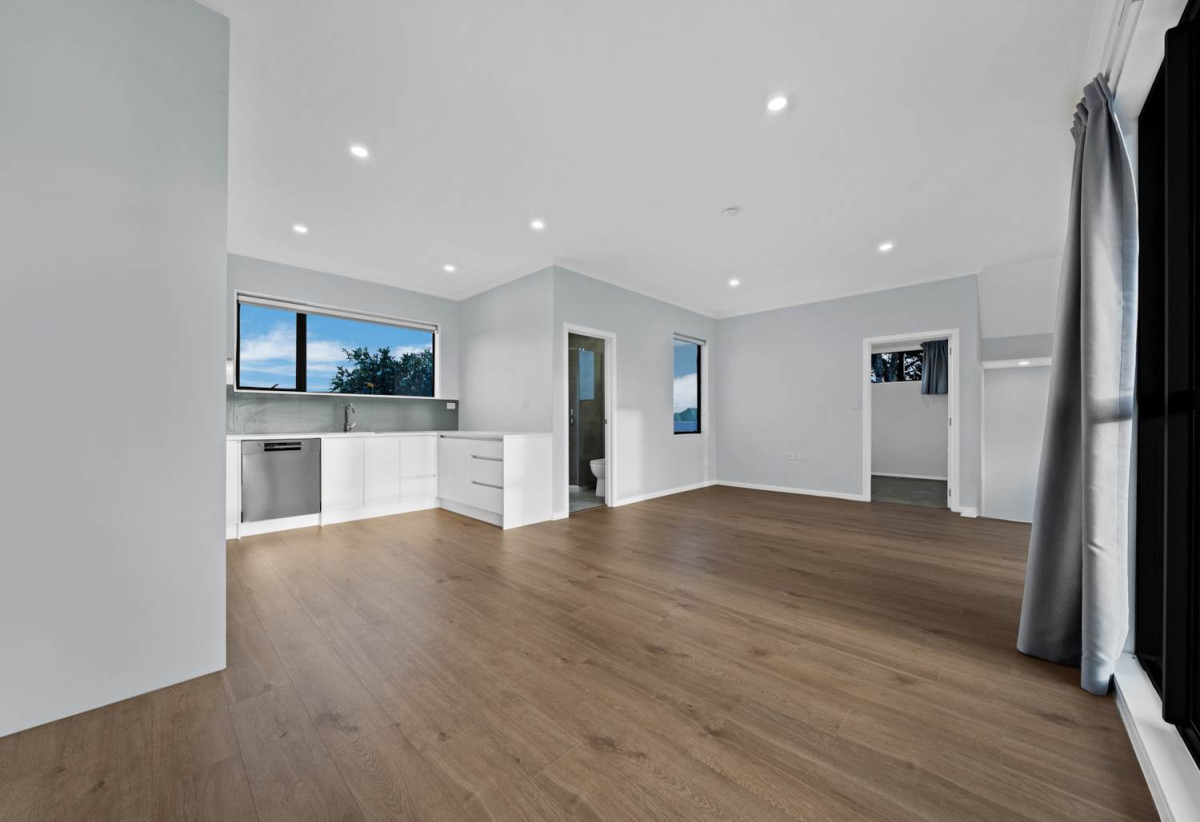 Walk to Macleans & BBI, Standalone 4 beds 4 baths home with double garage, Lot 3/185 Bucklands Beach Road, Bucklands Beach, Auckland