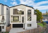 Walk to Macleans & BBI, Standalone 4 beds 4 baths home with double garage, Lot 3/185 Bucklands Beach Road, Bucklands Beach, Auckland