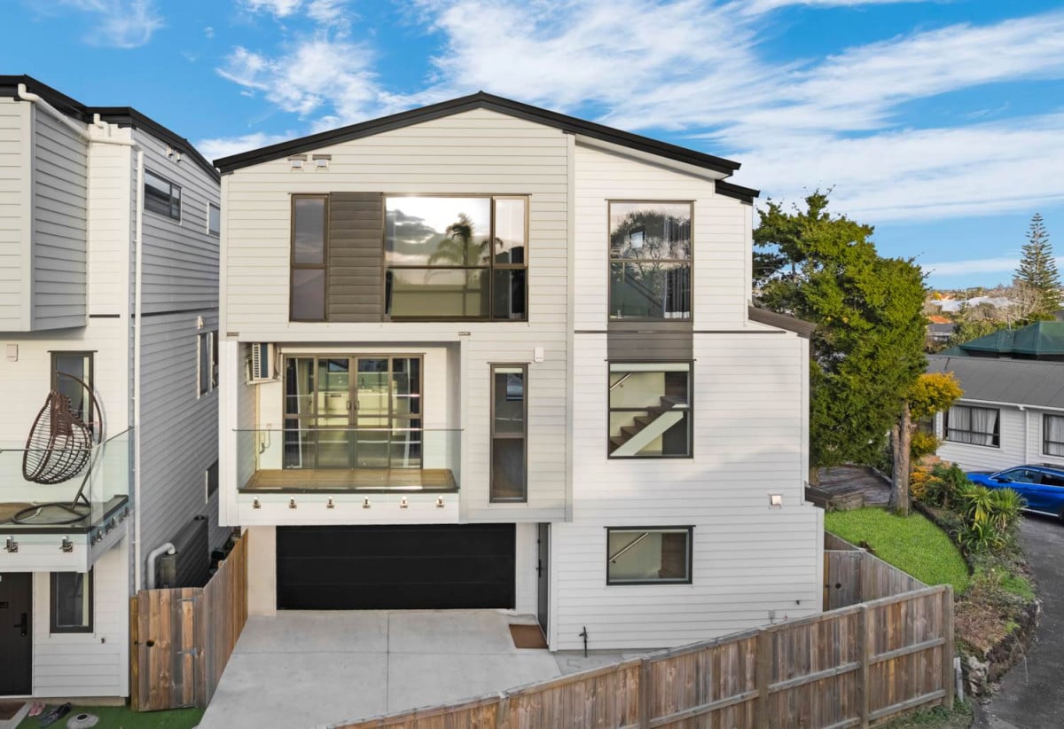 Walk to Macleans & BBI, Standalone 4 beds 4 baths home with double garage, Lot 3/185 Bucklands Beach Road, Bucklands Beach, Auckland