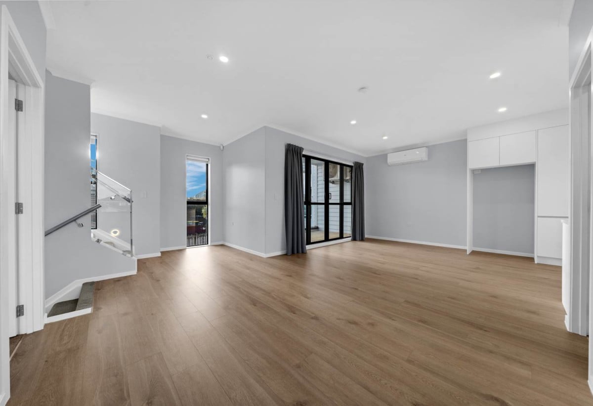 Walk to Macleans & BBI, Standalone 4 beds 4 baths home with double garage, Lot 3/185 Bucklands Beach Road, Bucklands Beach, Auckland