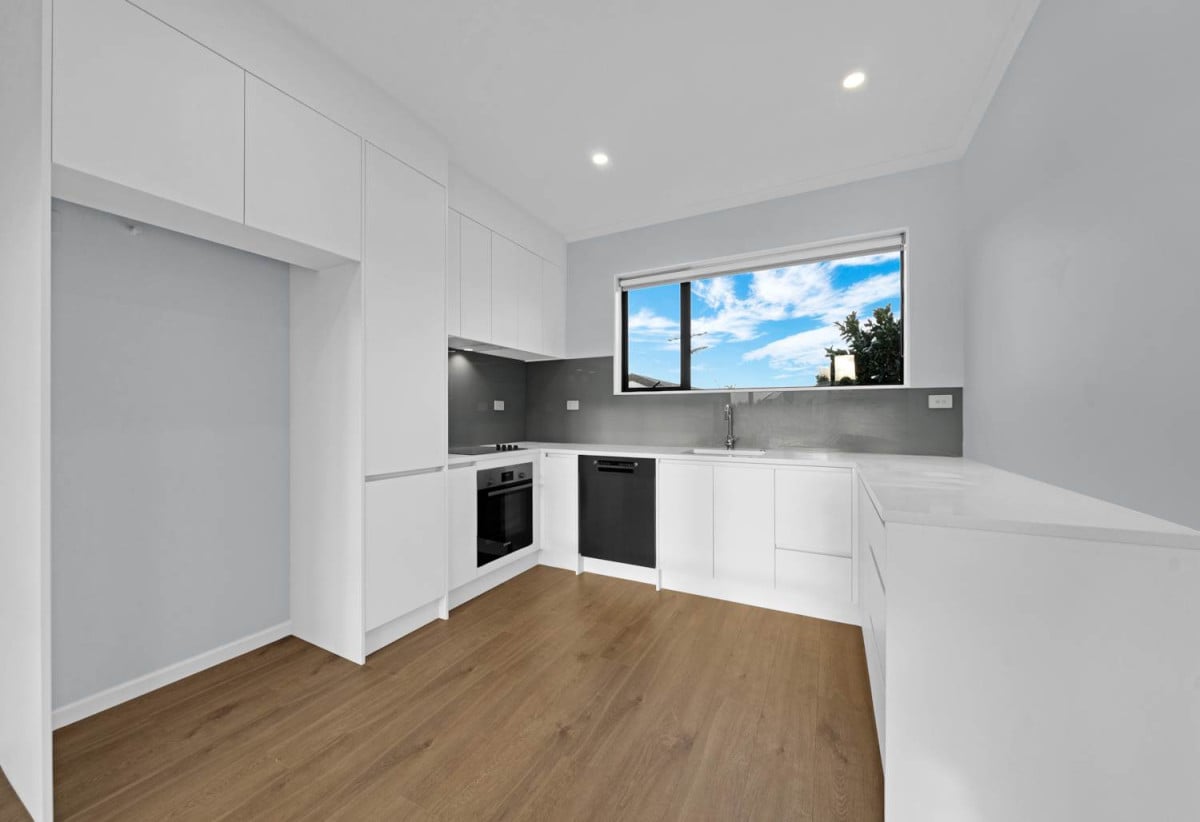 Walk to Macleans & BBI, Standalone 4 beds 4 baths home with double garage, Lot 3/185 Bucklands Beach Road, Bucklands Beach, Auckland