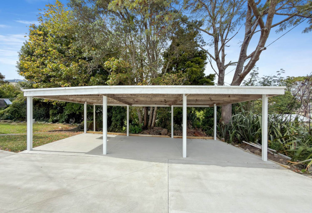 Double Westlake school zone, Renovated Brick and tile 3 beds 1 bath home with carport, 3/28 Gordon Avenue, Milford, Auckland