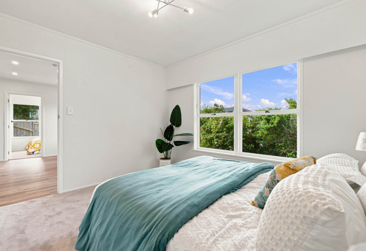 Double Westlake school zone, Renovated Brick and tile 3 beds 1 bath home with carport, 3/28 Gordon Avenue, Milford, Auckland