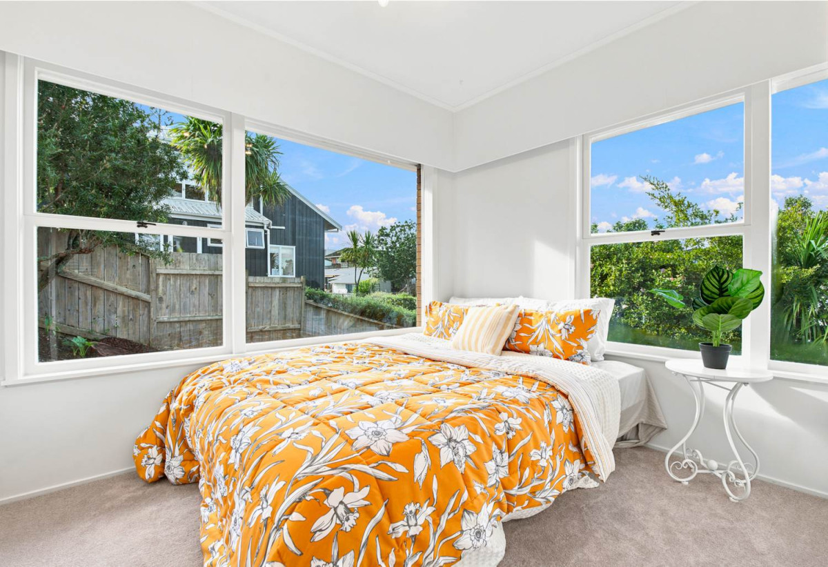 Double Westlake school zone, Renovated Brick and tile 3 beds 1 bath home with carport, 3/28 Gordon Avenue, Milford, Auckland