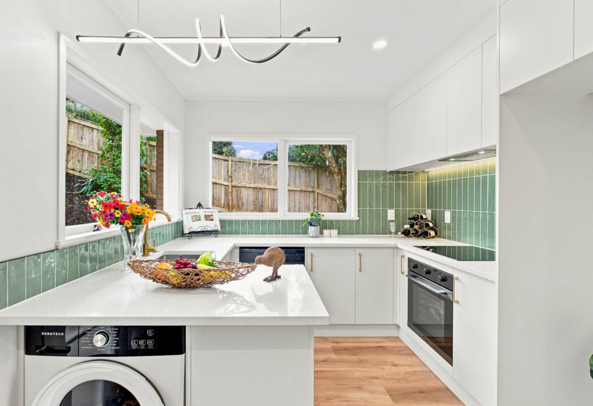 Double Westlake school zone, Renovated Brick and tile 3 beds 1 bath home with carport, 3/28 Gordon Avenue, Milford, Auckland