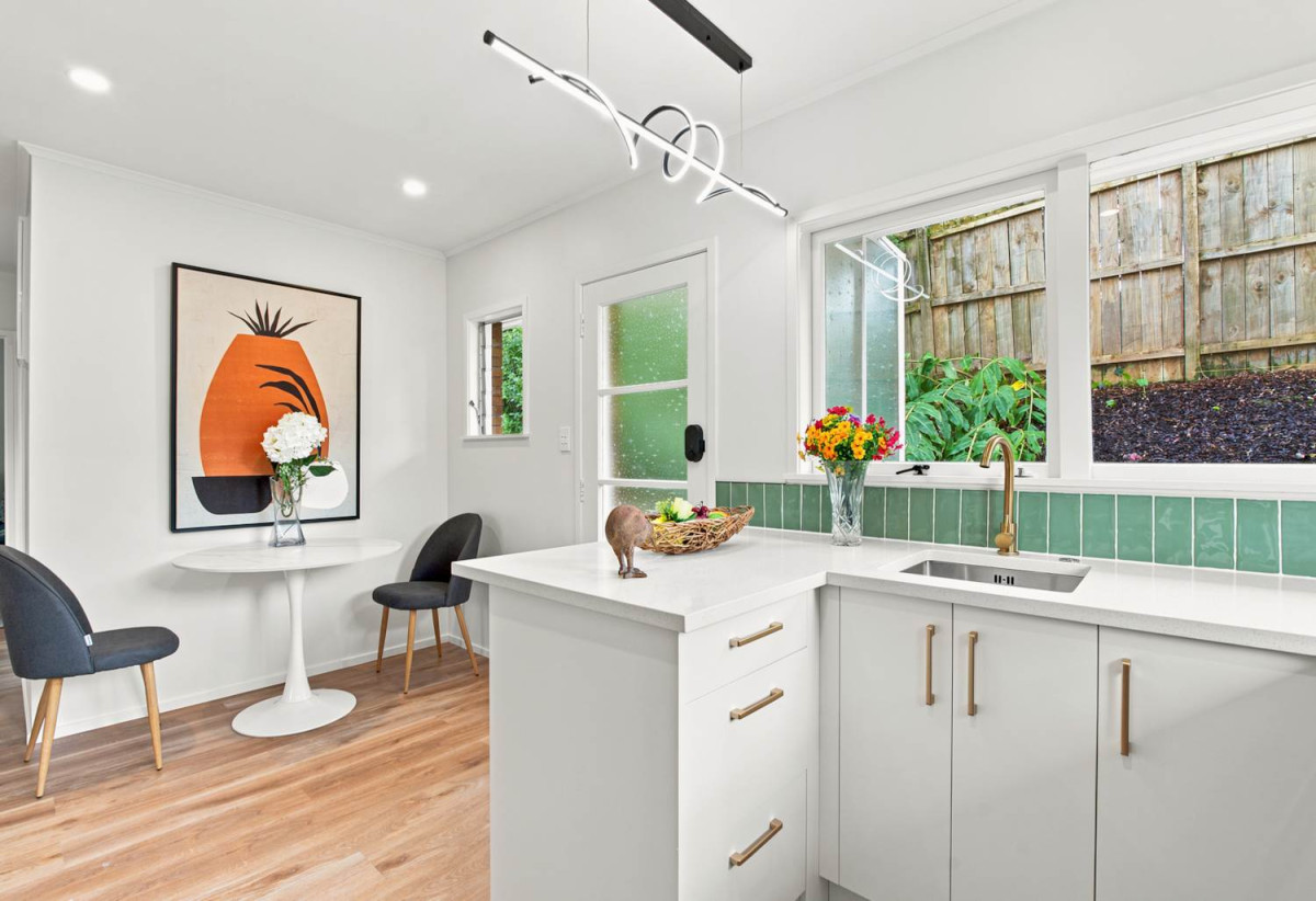 Double Westlake school zone, Renovated Brick and tile 3 beds 1 bath home with carport, 3/28 Gordon Avenue, Milford, Auckland
