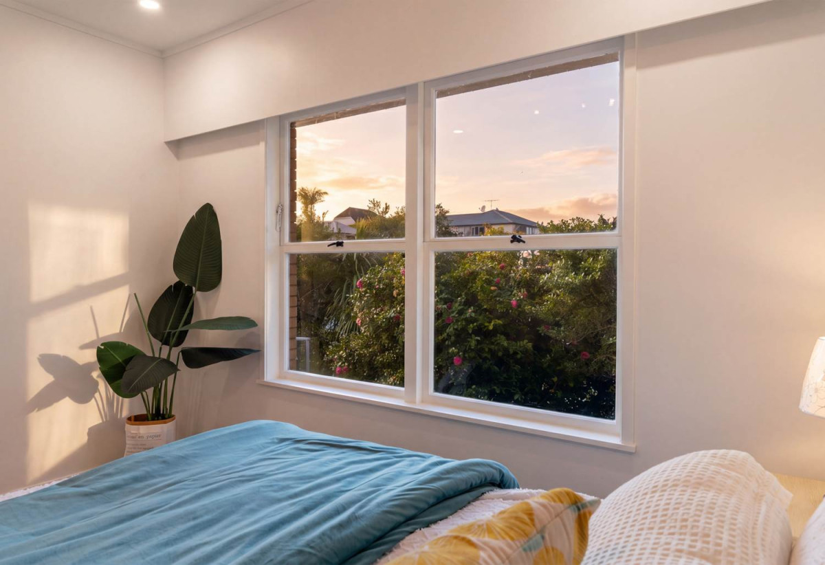 Double Westlake school zone, Renovated Brick and tile 3 beds 1 bath home with carport, 3/28 Gordon Avenue, Milford, Auckland