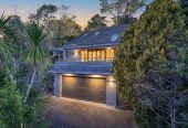 Rangitoto College and Westlake school zone, 708m2 section, Renovated 3 beds 2 baths house with double garage, 6 Tree Fern Trail, Campbells Bay, Auckland