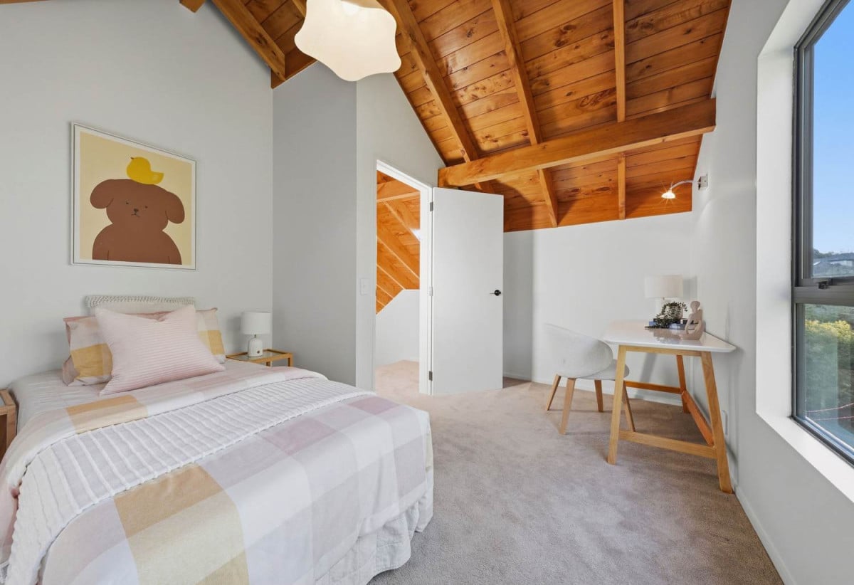 Rangitoto College and Westlake school zone, 708m2 section, Renovated 3 beds 2 baths house with double garage, 6 Tree Fern Trail, Campbells Bay, Auckland