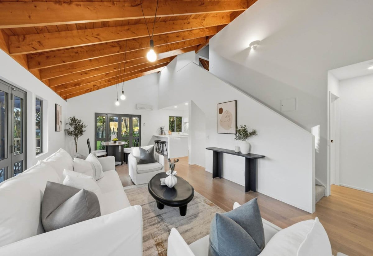 Rangitoto College and Westlake school zone, 708m2 section, Renovated 3 beds 2 baths house with double garage, 6 Tree Fern Trail, Campbells Bay, Auckland