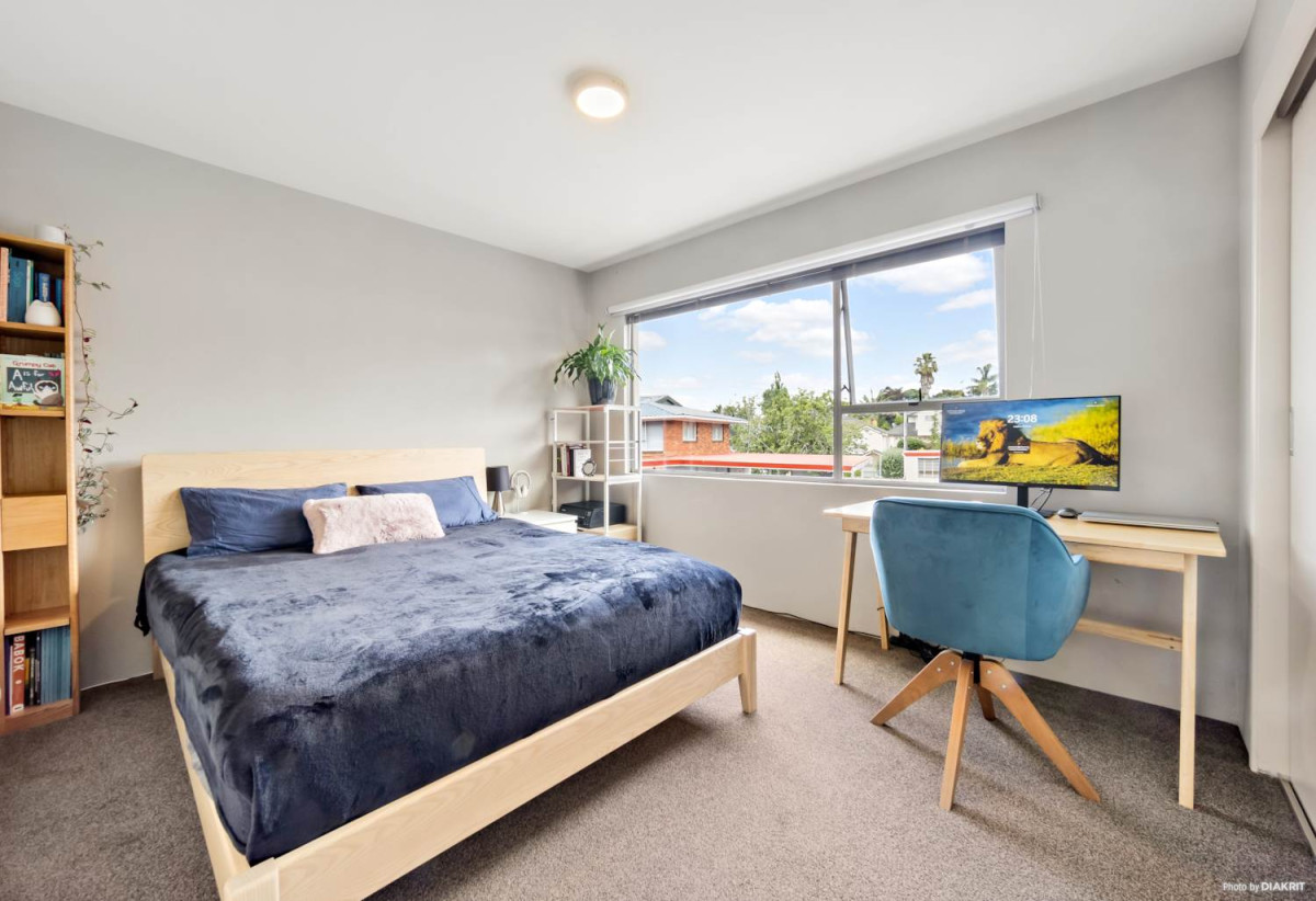 Must sell, Brick and concrete block 2 beds 1 bath home with carport, 10/9 Ranier Street, Ellerslie, Auckland