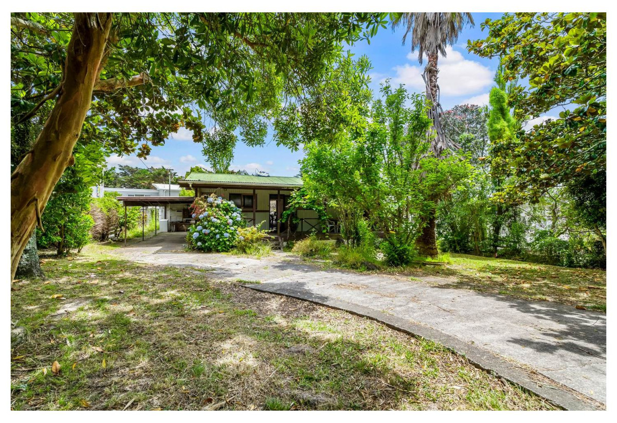 943m2 section, Tenants in place – income from day one, 2 beds 1 bath house with carport, Near beaches, shops, schools, transport, 355 Whangaparaoa Road, Stanmore Bay, Auckland