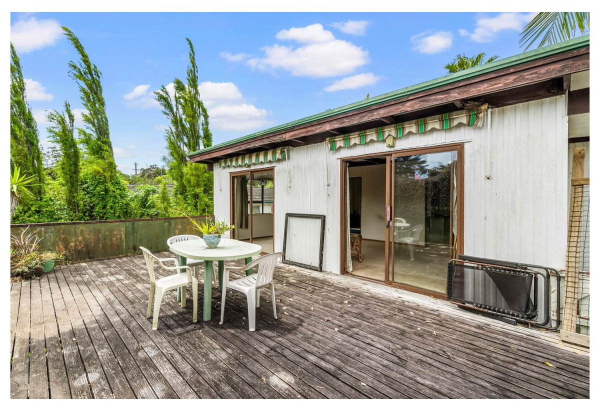 943m2 section, Tenants in place – income from day one, 2 beds 1 bath house with carport, Near beaches, shops, schools, transport, 355 Whangaparaoa Road, Stanmore Bay, Auckland