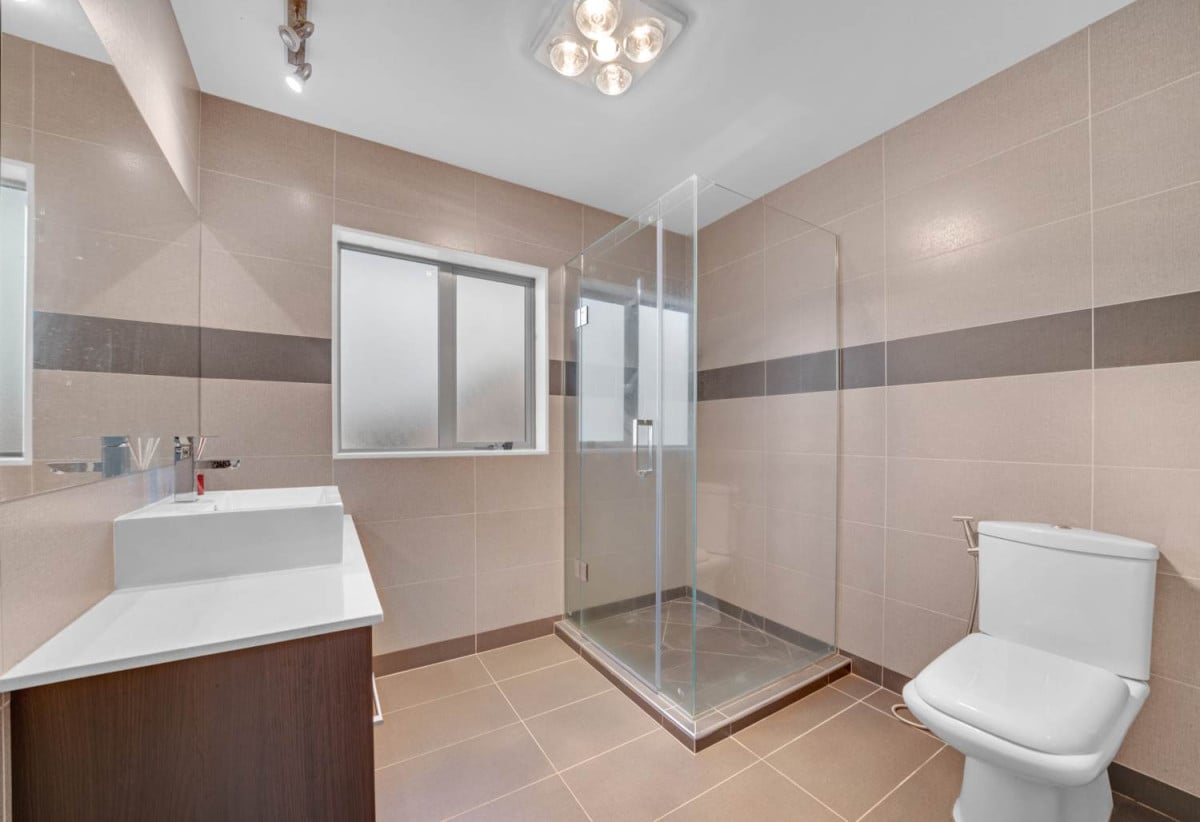 Owners downsizing–Too Big For Only Three in Mission Heights, 5 beds 3 baths house with double garage, 0.3 km to Mission Heights Junior College, 20 Viera Drive, Flat Bush, Auckland