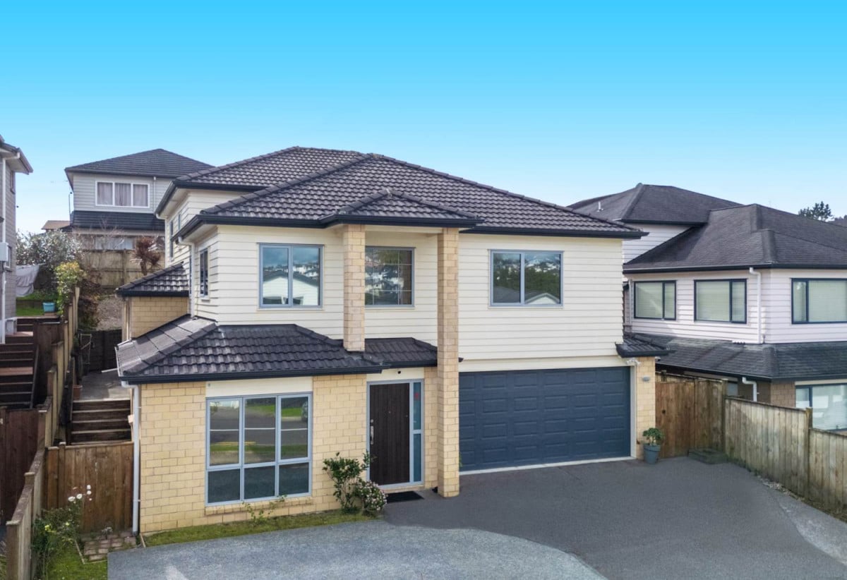 Owners downsizing–Too Big For Only Three in Mission Heights, 5 beds 3 baths house with double garage, 0.3 km to Mission Heights Junior College, 20 Viera Drive, Flat Bush, Auckland