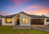 525m2 section, 4 beds 2 baths house with double garage, 25 Jeroboam Loop, Kumeu, Auckland