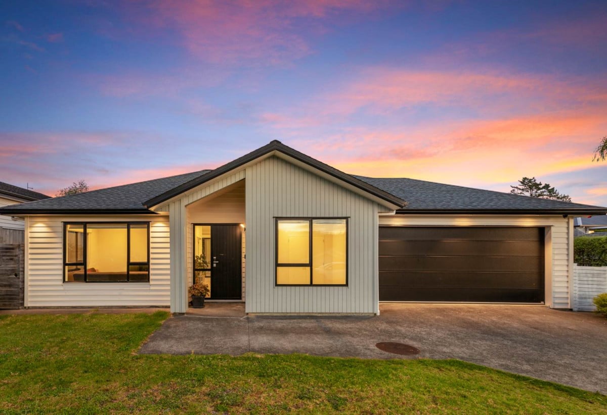 525m2 section, 4 beds 2 baths house with double garage, 25 Jeroboam Loop, Kumeu, Auckland