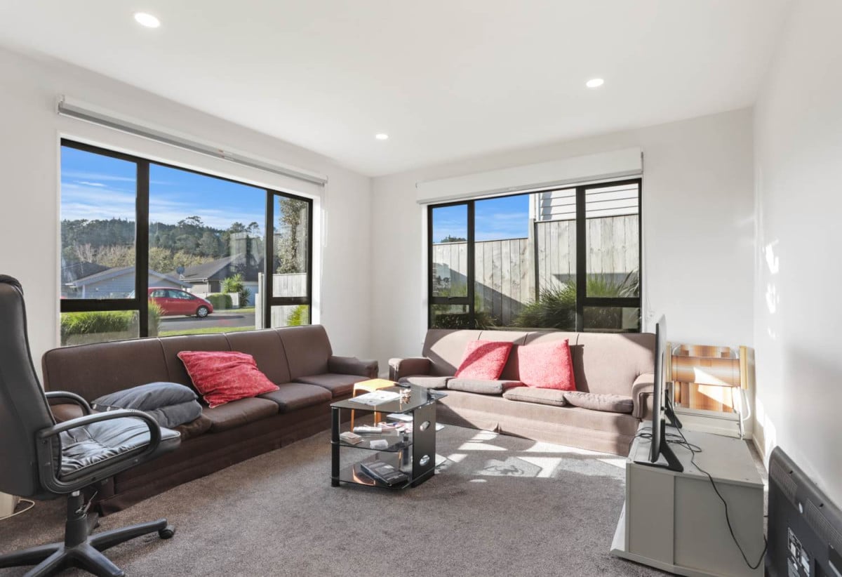 525m2 section, 4 beds 2 baths house with double garage, 25 Jeroboam Loop, Kumeu, Auckland