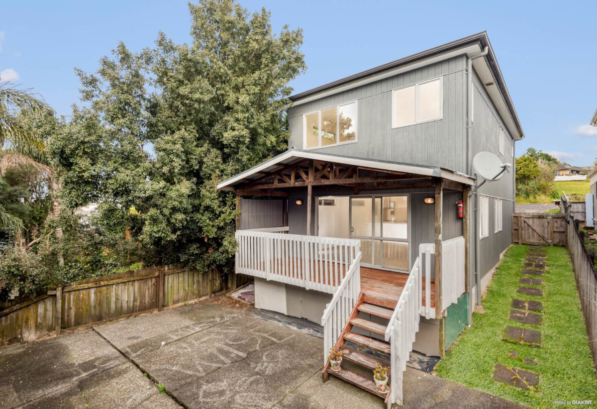 331m2 section, Renovated Standalone 3 beds 1.5 baths home with garage, Brand new spacious kitchen with granite top, new carpet, 25B Lucienne Drive, Ranui, Auckland