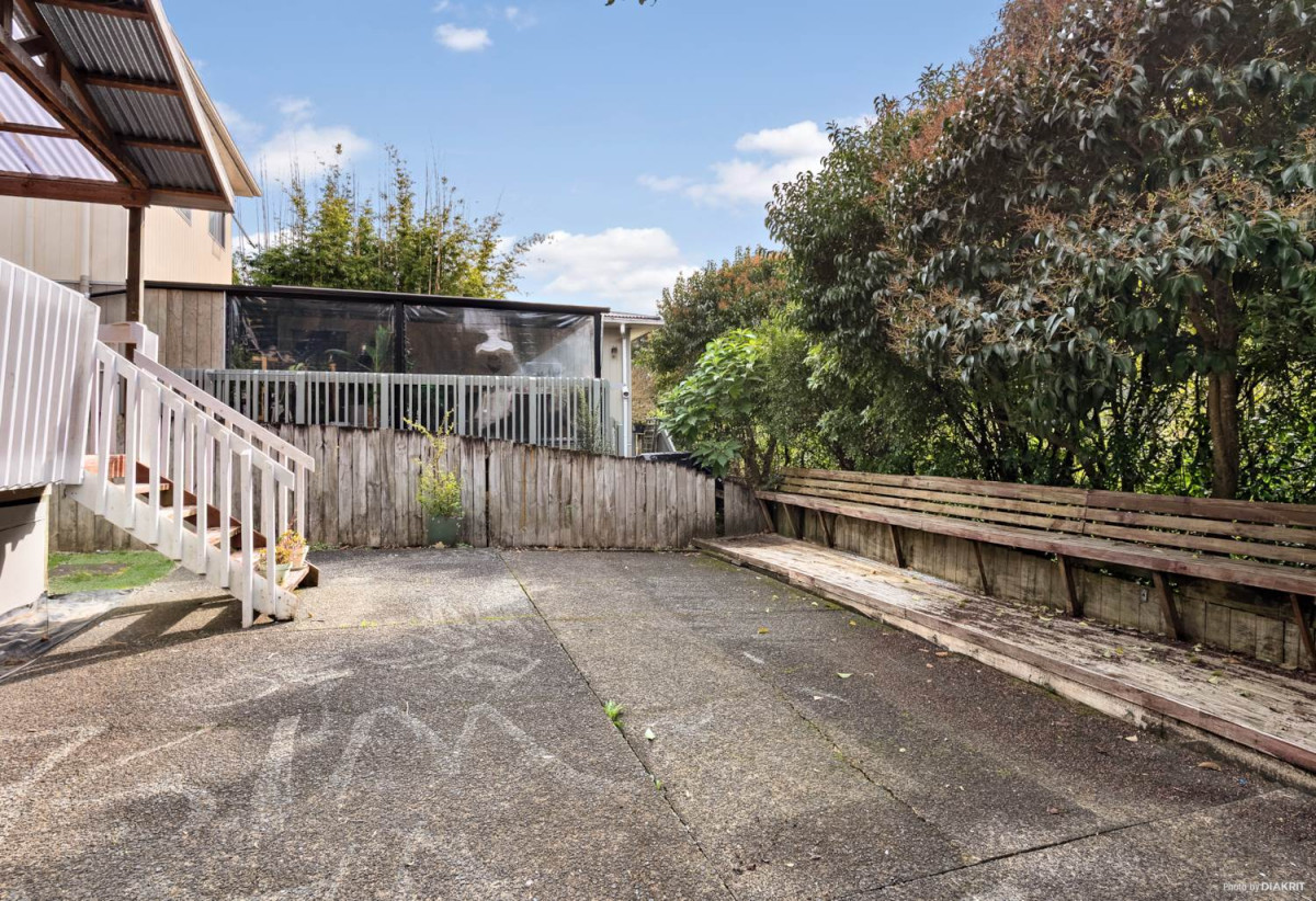 331m2 section, Renovated Standalone 3 beds 1.5 baths home with garage, Brand new spacious kitchen with granite top, new carpet, 25B Lucienne Drive, Ranui, Auckland