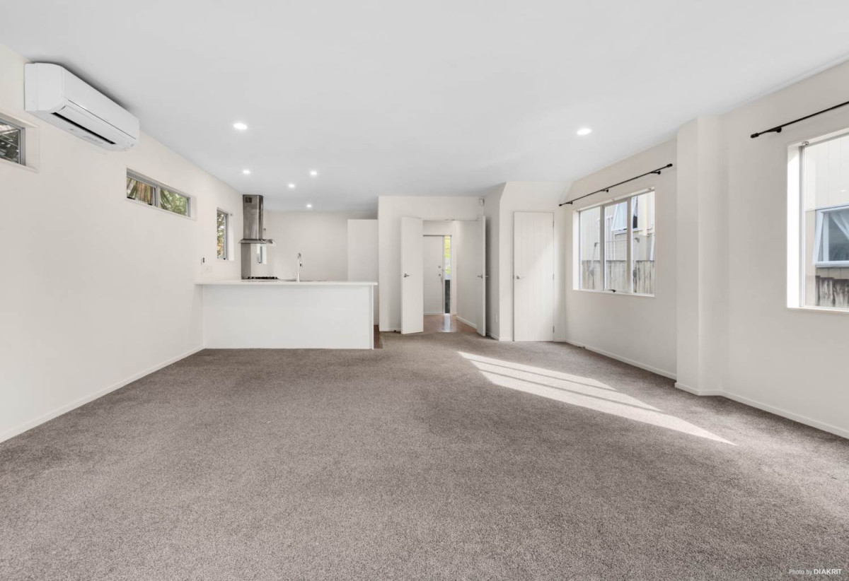331m2 section, Renovated Standalone 3 beds 1.5 baths home with garage, Brand new spacious kitchen with granite top, new carpet, 25B Lucienne Drive, Ranui, Auckland